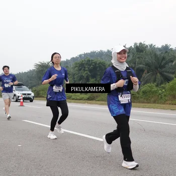 Runner Photo 7498003
