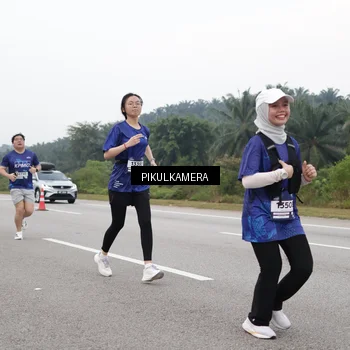 Runner Photo 7498004
