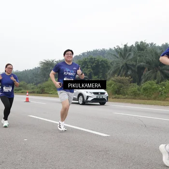 Runner Photo 7498005