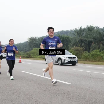 Runner Photo 7498007