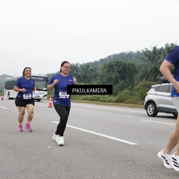 Runner Photo 7498012
