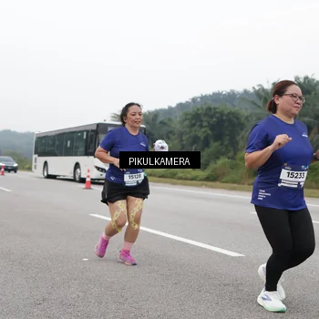 Runner Photo 7498020