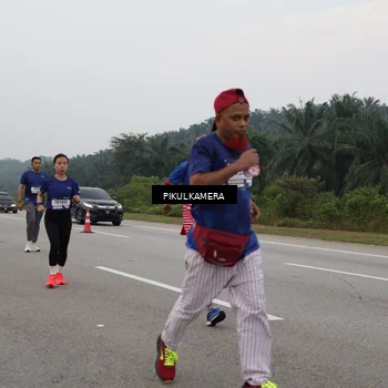Runner Photo 7498028