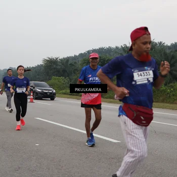 Runner Photo 7498040