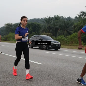 Runner Photo 7498041