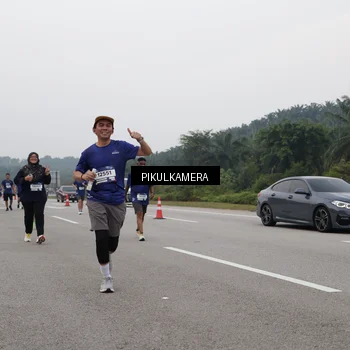 Runner Photo 7498057