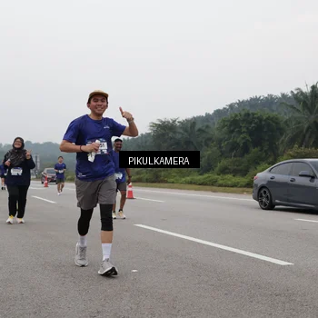 Runner Photo 7498063