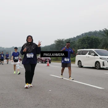 Runner Photo 7498065