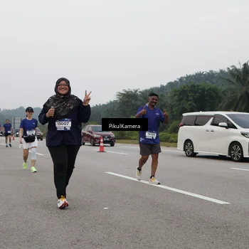 Runner Photo 7498068