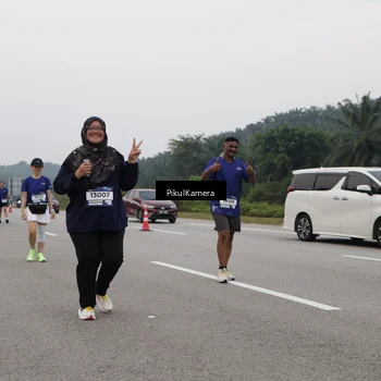 Runner Photo 7498069