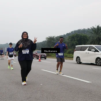 Runner Photo 7498070