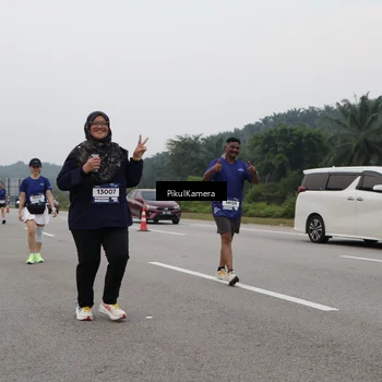 Runner Photo 7498072