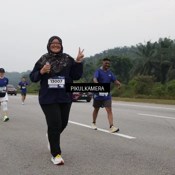 Runner Photo 7498075