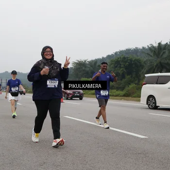 Runner Photo 7498076