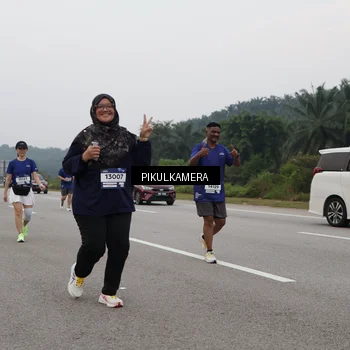 Runner Photo 7498077
