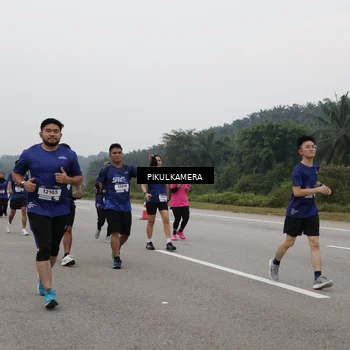 Runner Photo 7498100