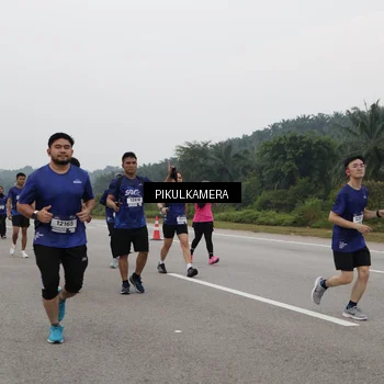 Runner Photo 7498102