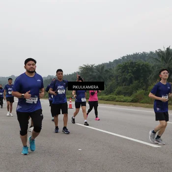 Runner Photo 7498105