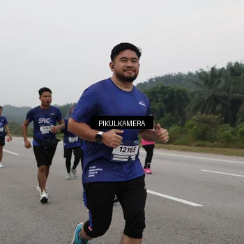 Runner Photo 7498107
