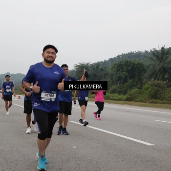 Runner Photo 7498114