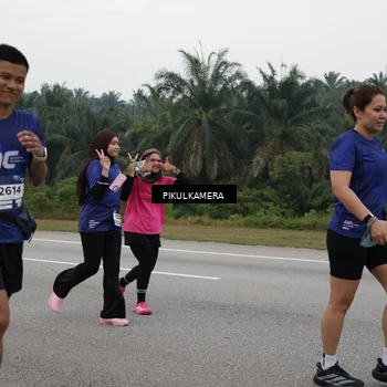 Runner Photo 7498124