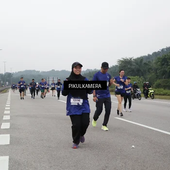 Runner Photo 7498168