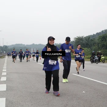 Runner Photo 7498170