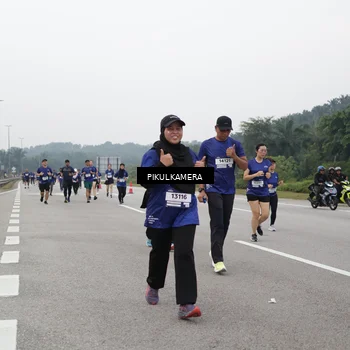 Runner Photo 7498171
