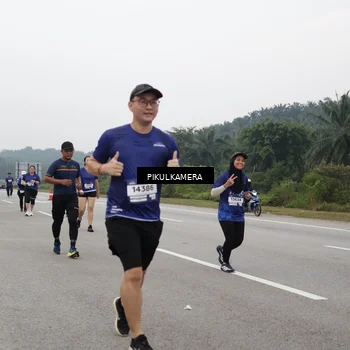 Runner Photo 7498196