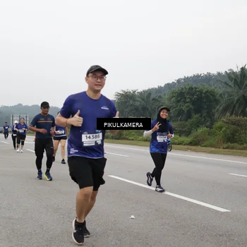 Runner Photo 7498197