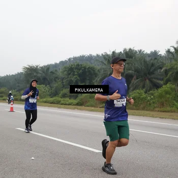 Runner Photo 7498198