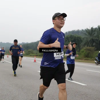 Runner Photo 7498199