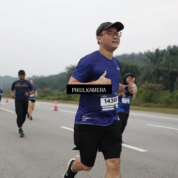 Runner Photo 7498225