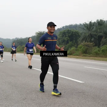 Runner Photo 7498359