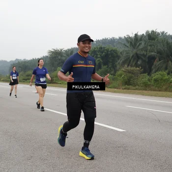Runner Photo 7498381