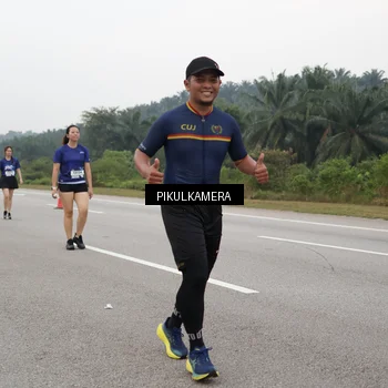 Runner Photo 7498398