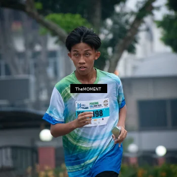 Runner Photo 7498596