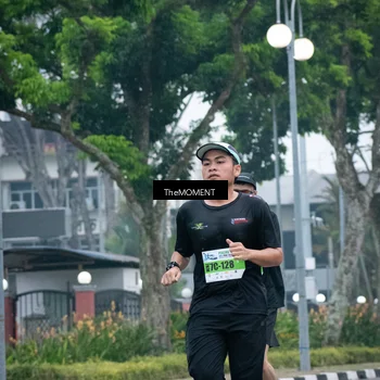 Runner Photo 7498641