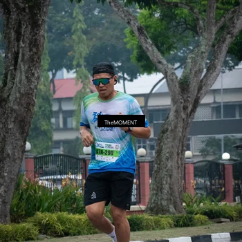 Runner Photo 7498683