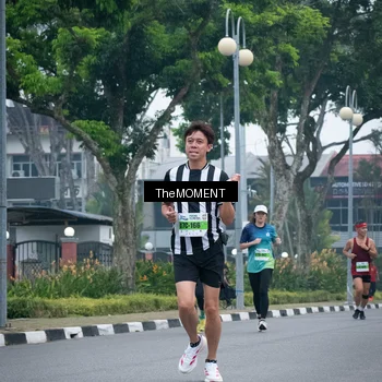 Runner Photo 7498704