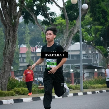 Runner Photo 7498752