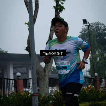 Runner Photo 7498898