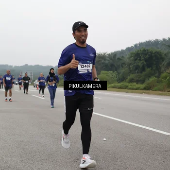 Runner Photo 7498905