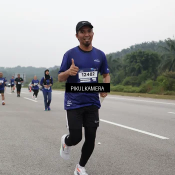 Runner Photo 7498907