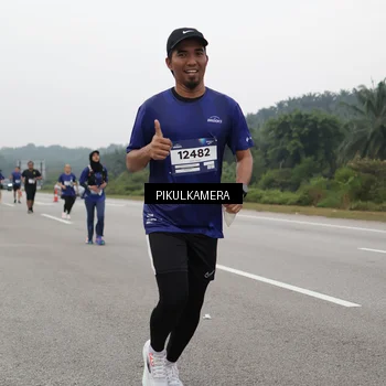 Runner Photo 7498913
