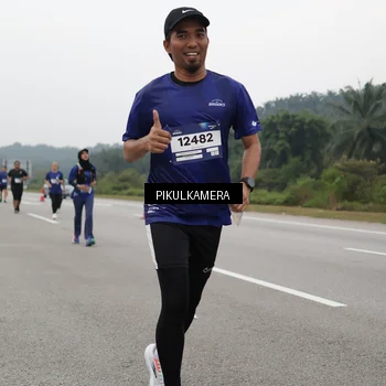 Runner Photo 7498928