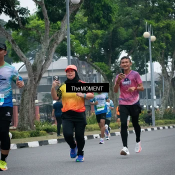 Runner Photo 7498975