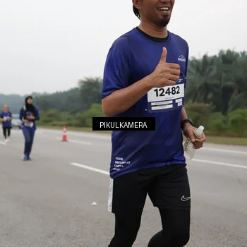 Runner Photo 7498987