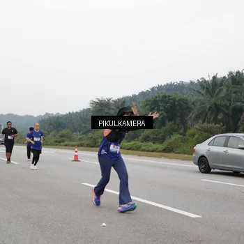 Runner Photo 7499029