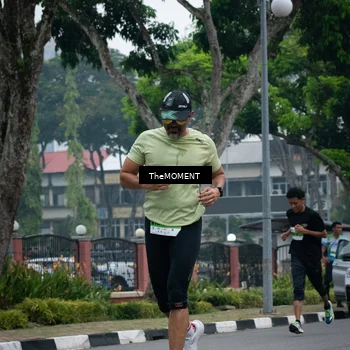 Runner Photo 7499088